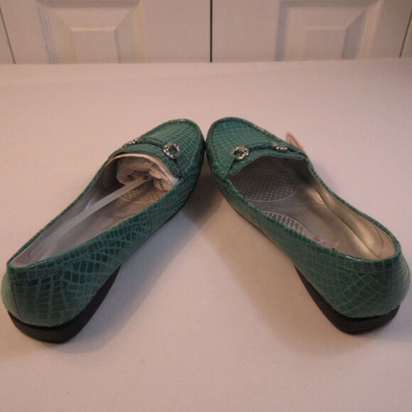 NWT Women's White Mountain Shoes US Size 9 Green Pearl Croco Moccasin - Picture 3 of 6